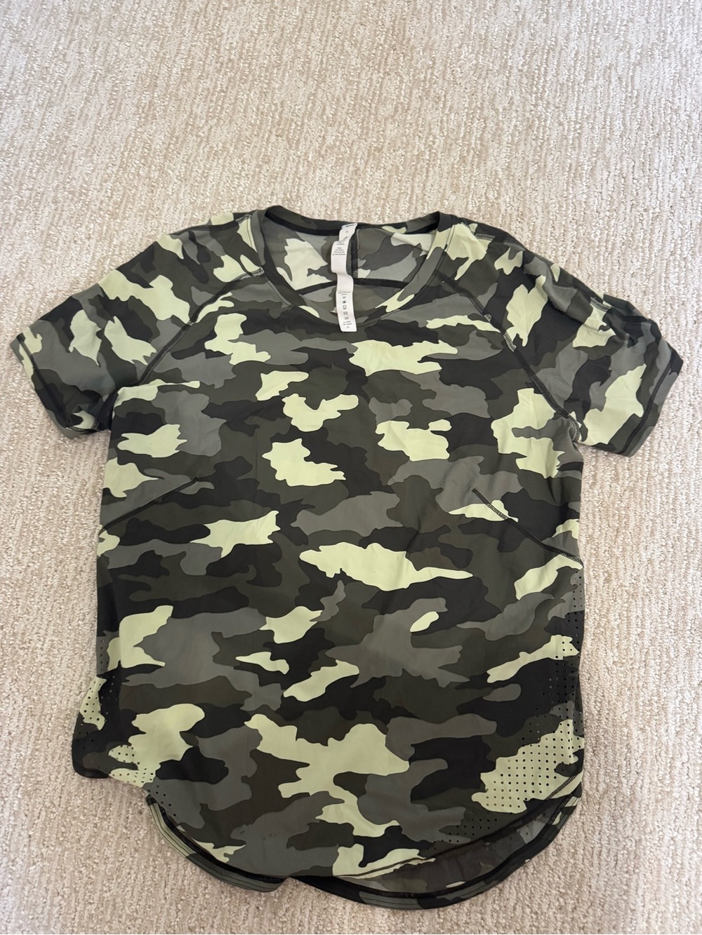 Lululemon camo top